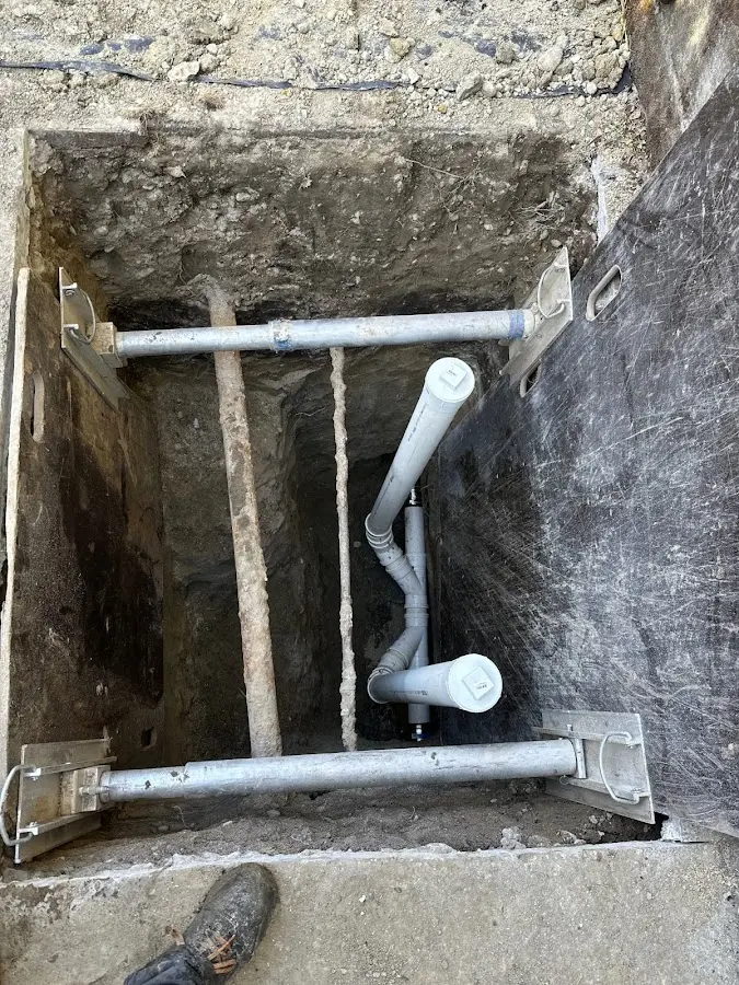 Experienced plumber completing Drain Cleaning work in Archbold
